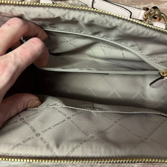 Michael Kors | EUC Charlotte Leather Large Shoulder Bag Purse Satchel, Blush - Picture 10 of 12